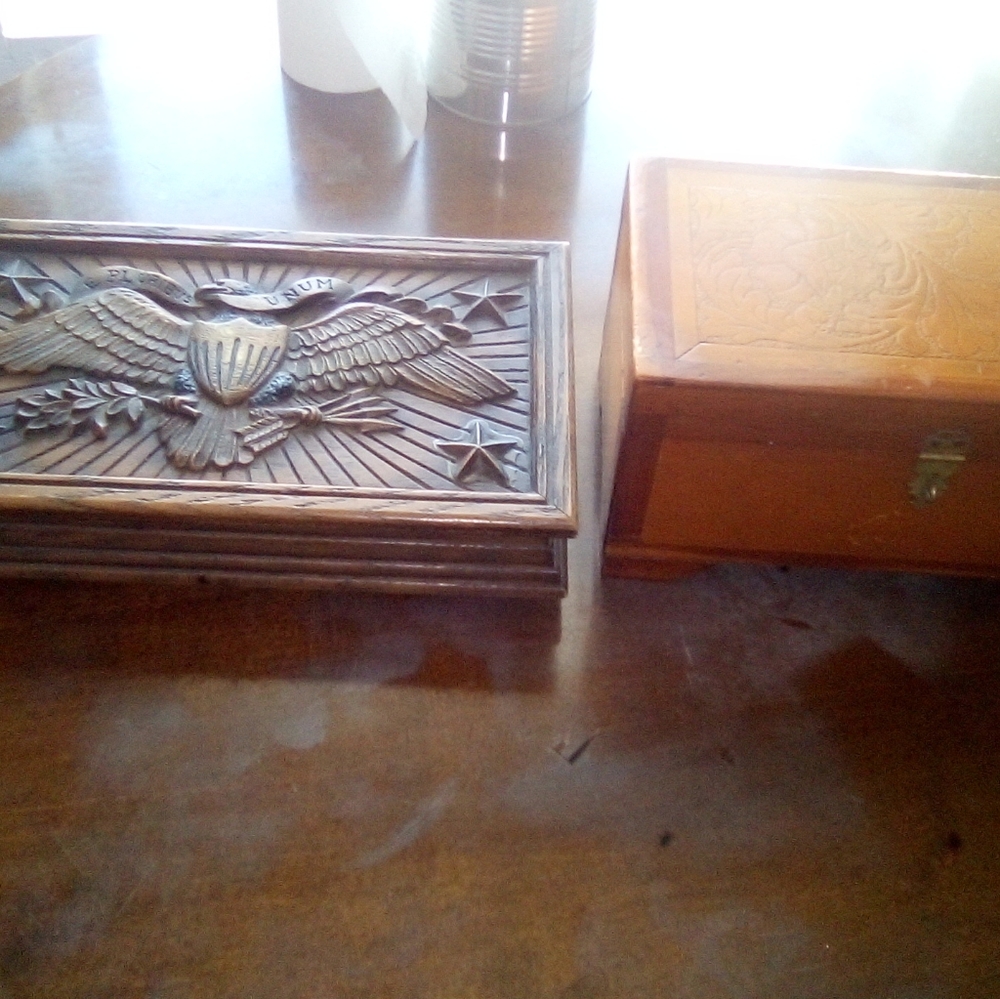 Items - Picture 13 of 16